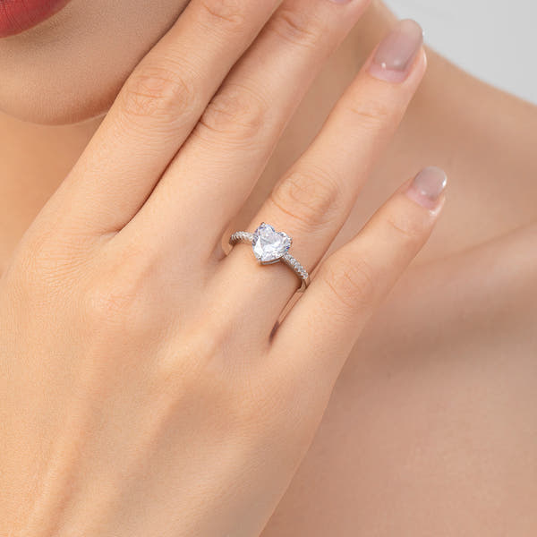 Where Elegance Meets Love – Heart Ring